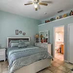Sunny Kissimmee Retreat With Pool, Near Disney!