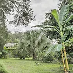 Quiet Home Near Shopping And 15 Miles From Orlando!