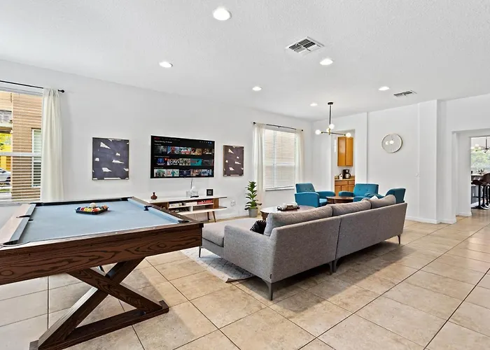 Huge 6Br House - Private Pool Retreat Near Disney