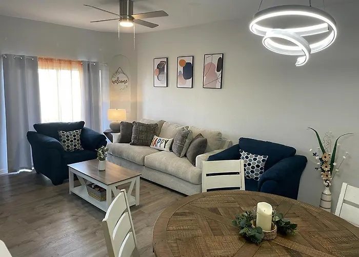 Cozy Stylish Townhome