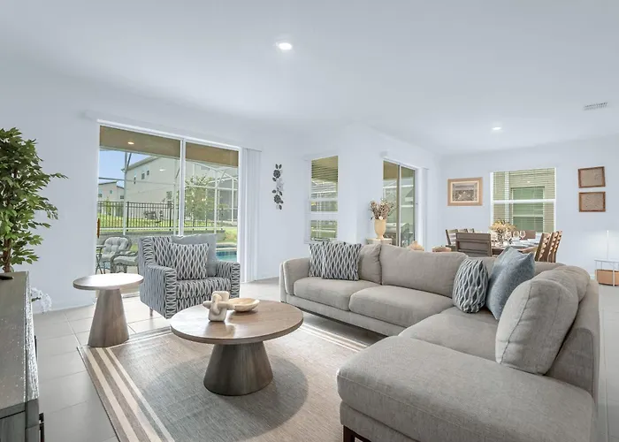 Upstay - New Build Home With Pool & Spa