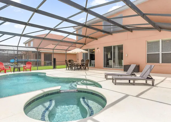 Large Spacious Home W Private Pool & Hot Tub