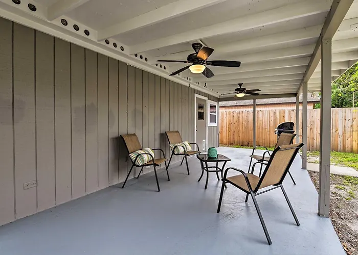 Winter Garden Bungalow With Gas Grill, Walk To Dtwn!