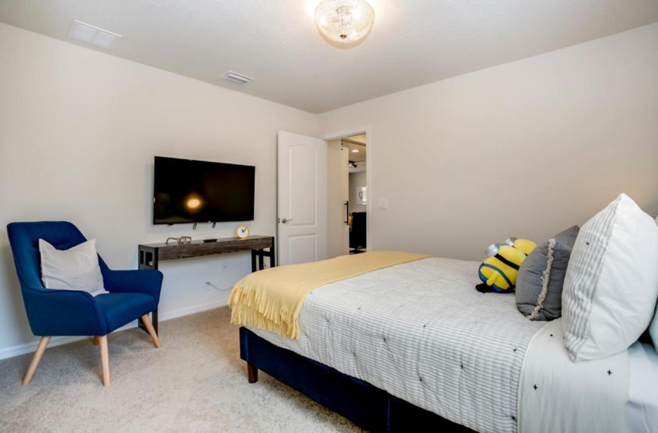 Large Pool Next Disney-world Orlando Holiday home *