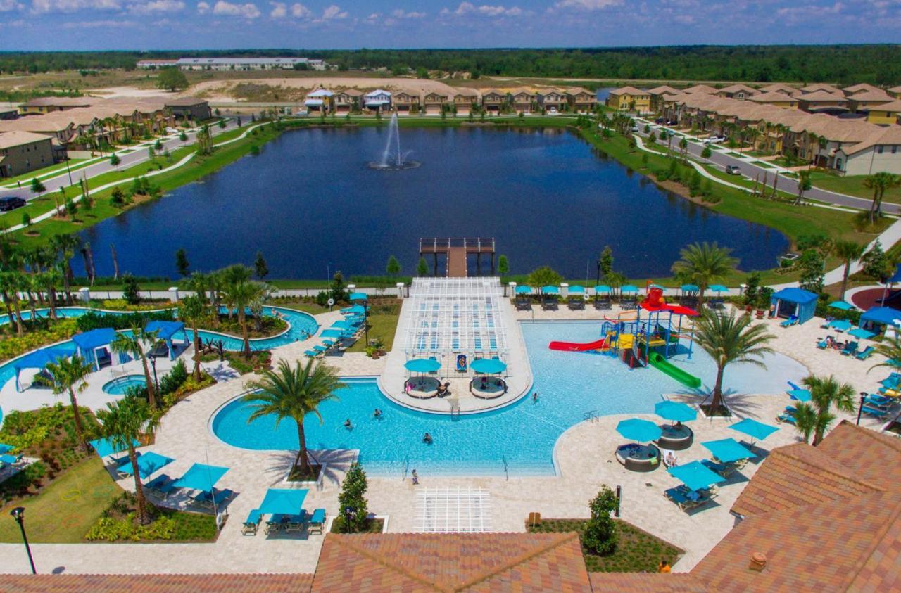 Large Pool Next Disney-world Orlando *