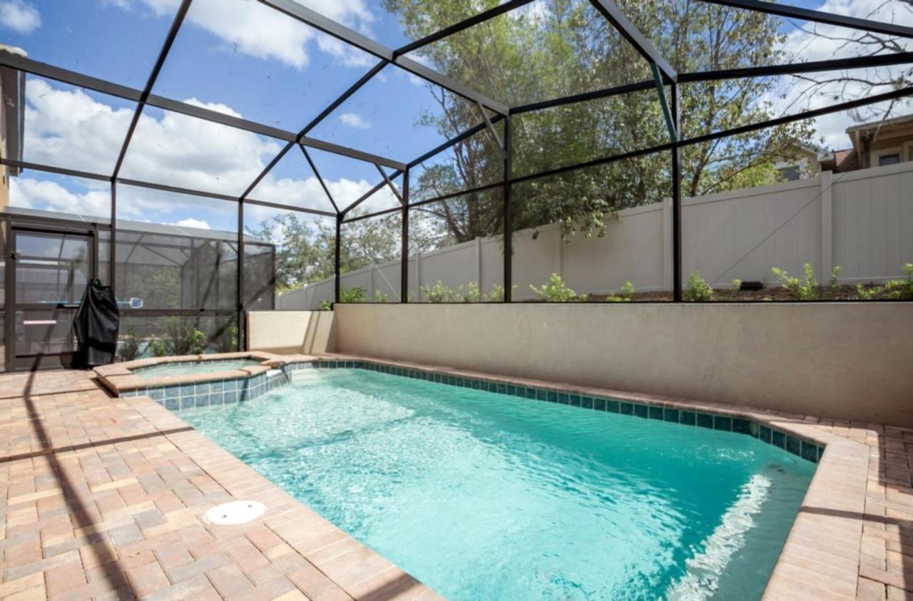 Large Pool Next Disney-world Orlando