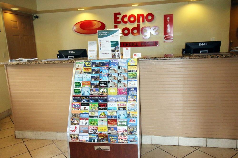 Econo & Maingate Hotel
