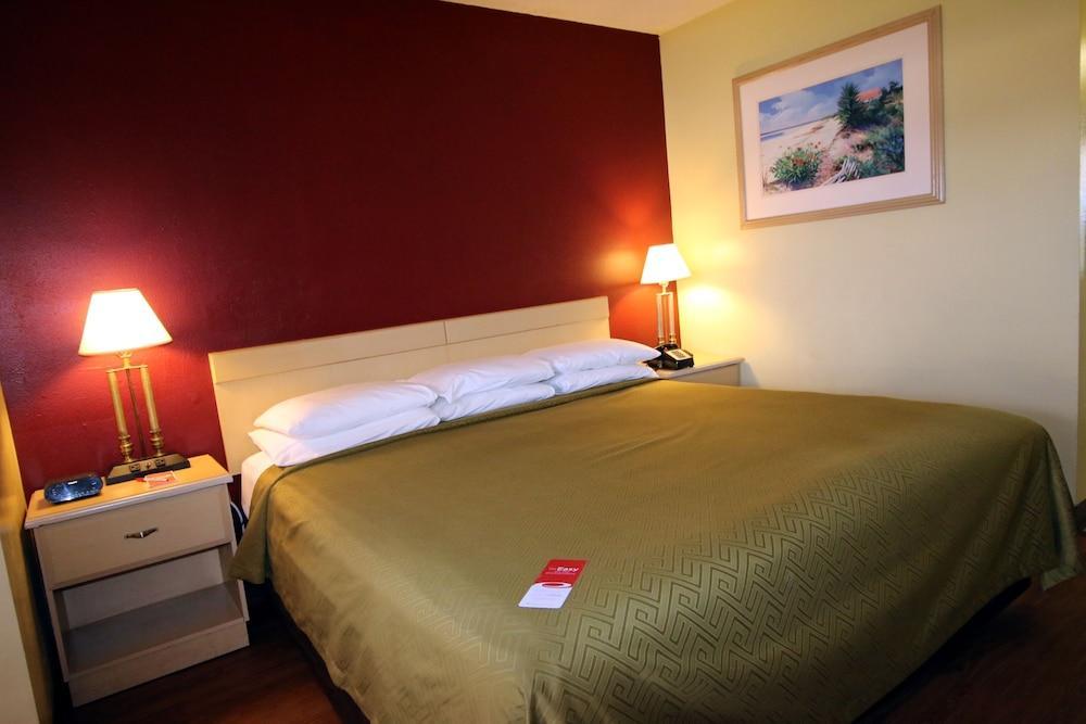 Hotel Econo & Maingate 2*