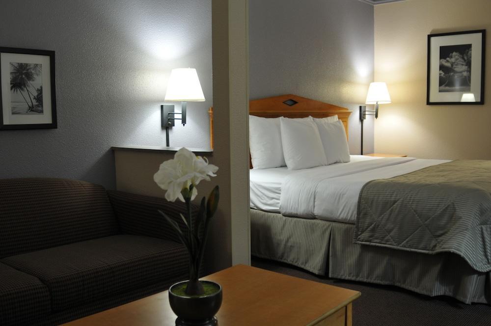 Maingate Garden Hotel 3*
