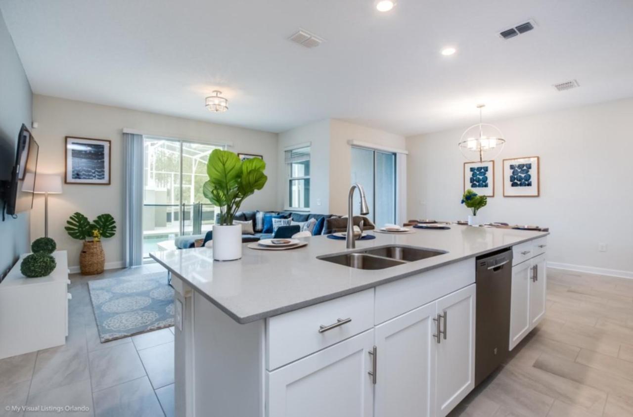 Paradise Champion Gates Penthouse * Davenport