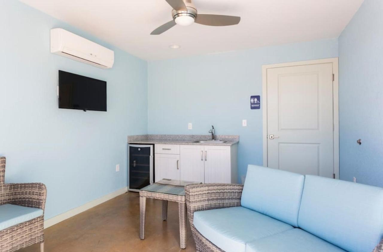 Paradise Champion Gates Penthouse * Davenport