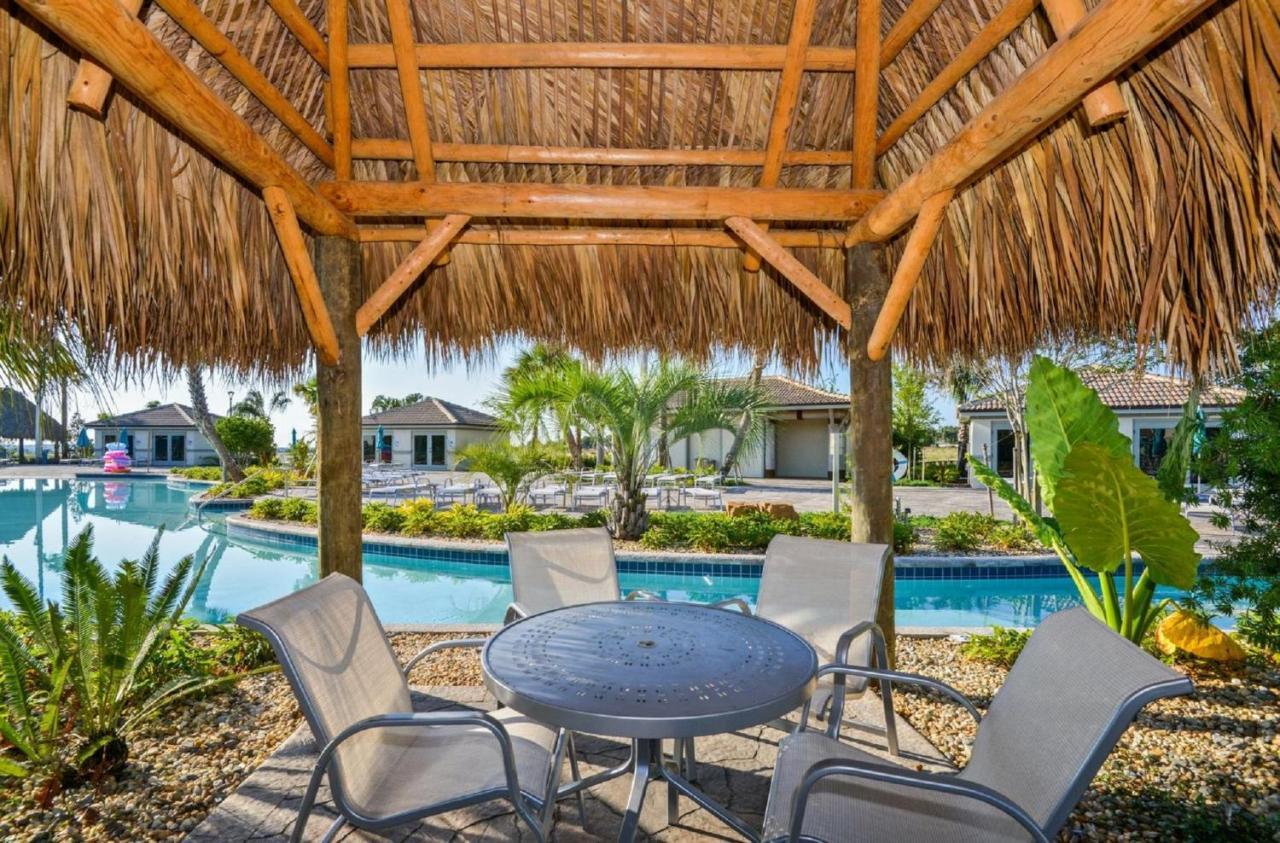 Paradise Champion Gates Penthouse Holiday home Davenport