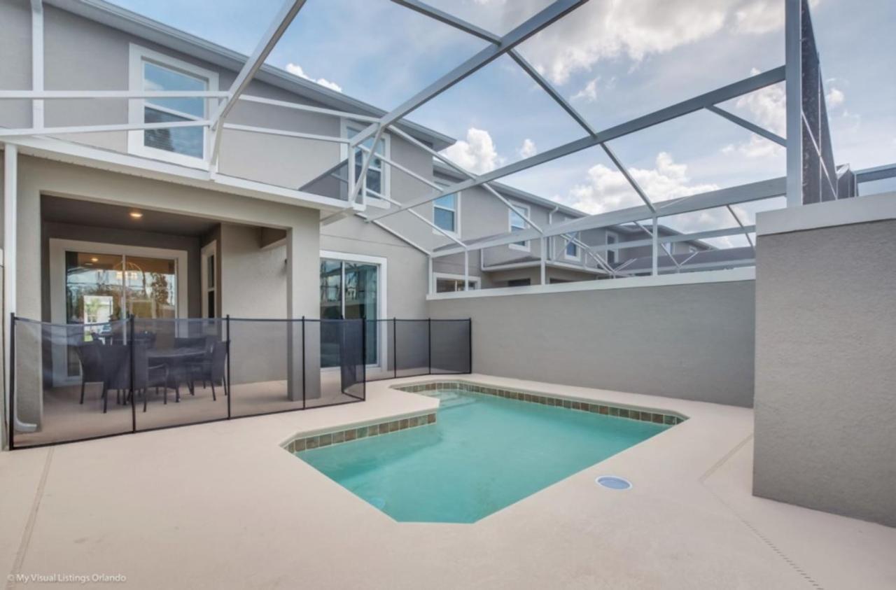Paradise Champion Gates Penthouse