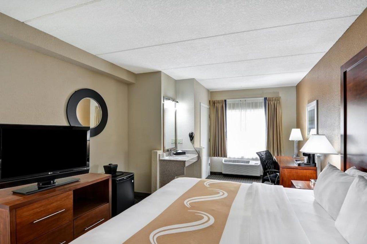 Motel The At Heritage Park 2*