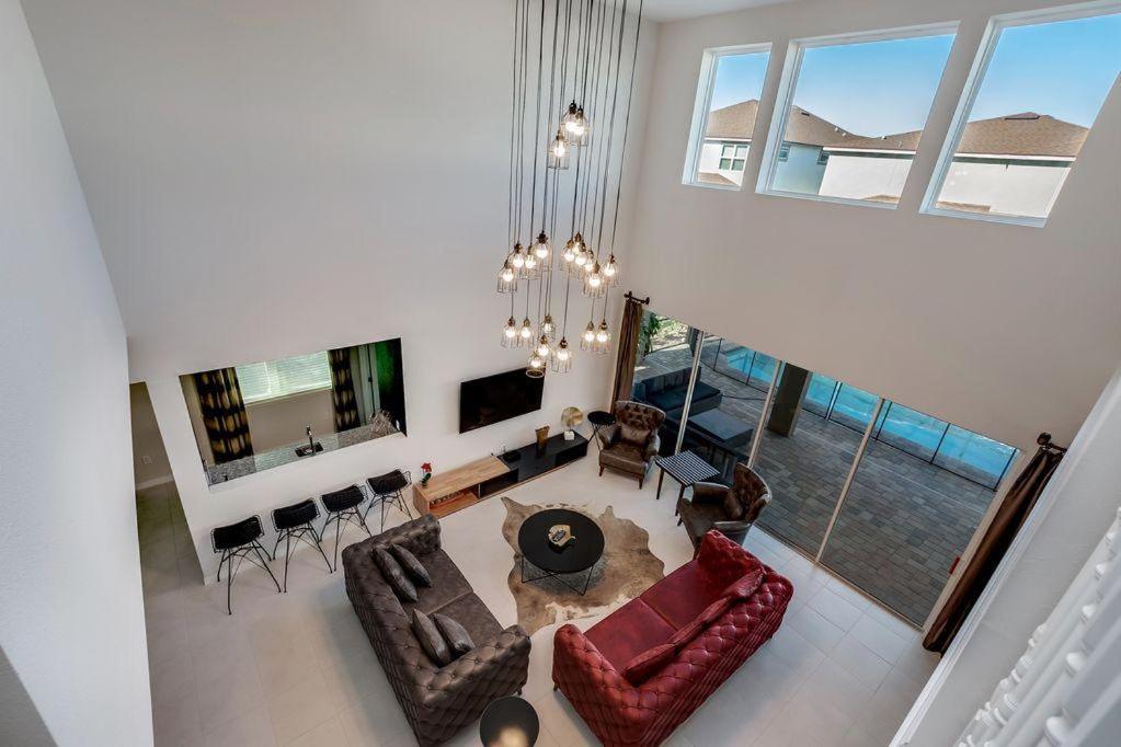 Bsv1529 - Luxury 7 Bedroom 5 Bathroom In The Desirable Solara