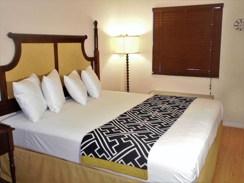 Monte Carlo Inn- Near 2*