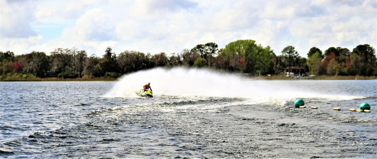 Howard Johnson By Wyndham Lake Front Park Kissimmee