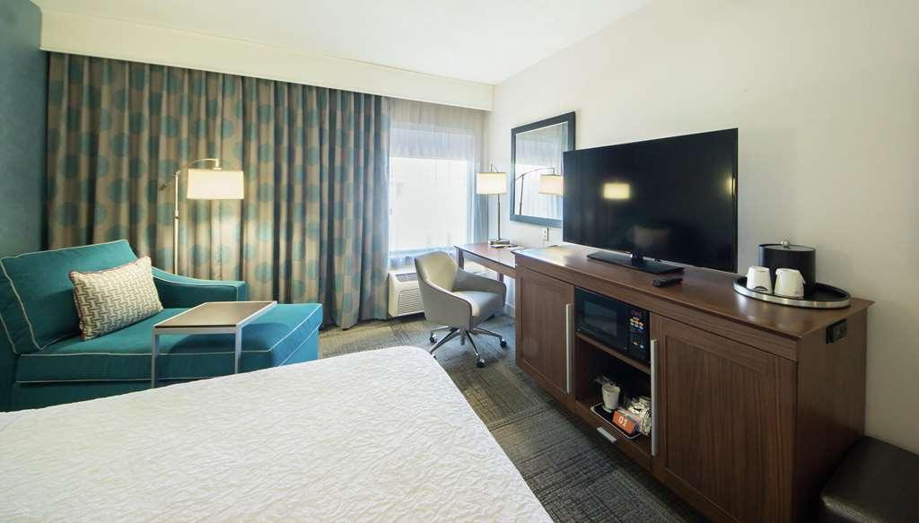 Hampton 3*