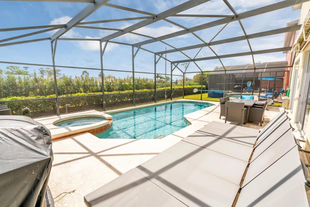 Holiday home Dream With Hot Tub, Pool, Xbox, Games Room, Lakeview, 10 Min To Disney, Clubhouse *