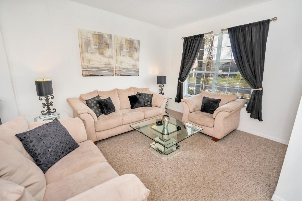 Holiday home Dream With Hot Tub, Pool, Xbox, Games Room, Lakeview, 10 Min To Disney, Clubhouse Kissimmee