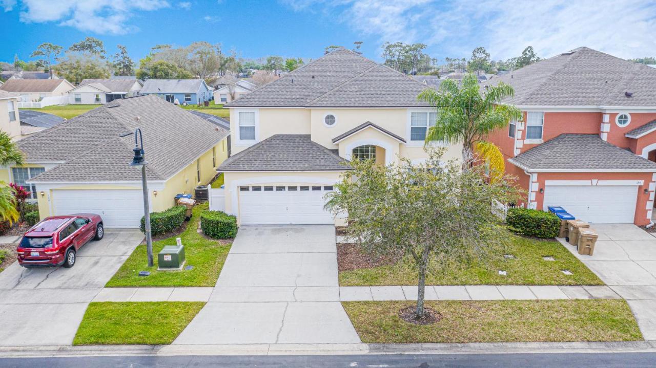 Dream With Hot Tub, Pool, Xbox, Games Room, Lakeview, 10 Min To Disney, Clubhouse Holiday home Kissimmee