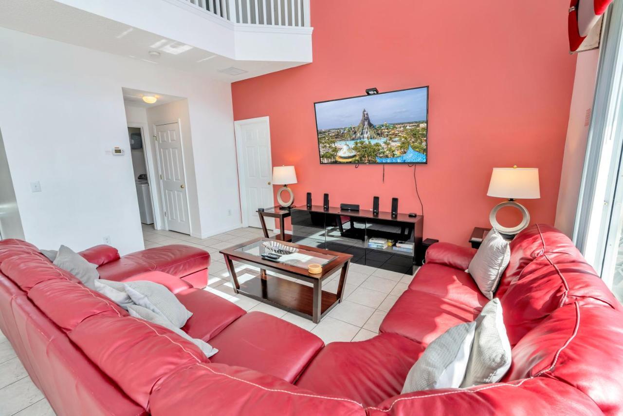 Holiday home Dream With Hot Tub, Pool, Xbox, Games Room, Lakeview, 10 Min To Disney, Clubhouse Kissimmee