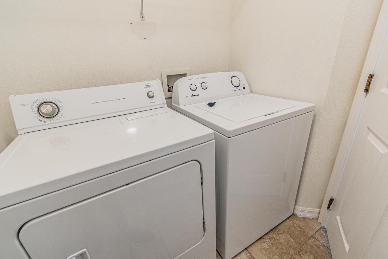 Holiday home Spacious With Private Pool - No Carpet - Area *
