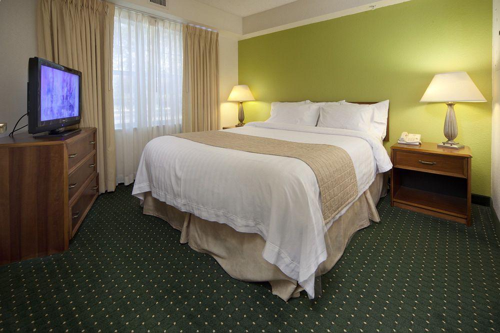 By Marriott Orlando East/ucf Area