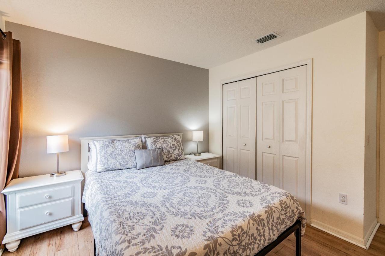 Spacious With Private Pool - No Carpet - Area Kissimmee