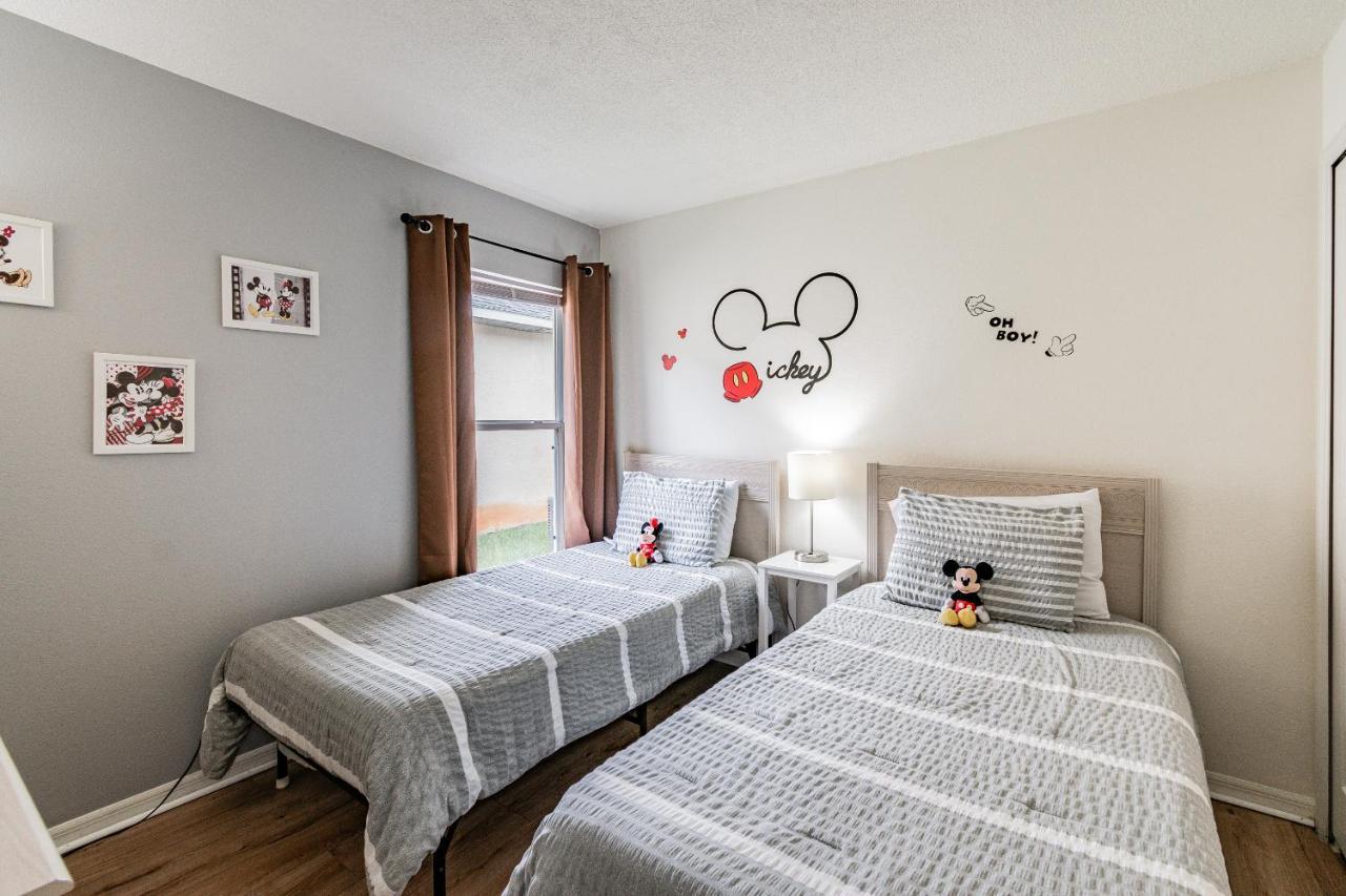 Spacious With Private Pool - No Carpet - Area * Kissimmee