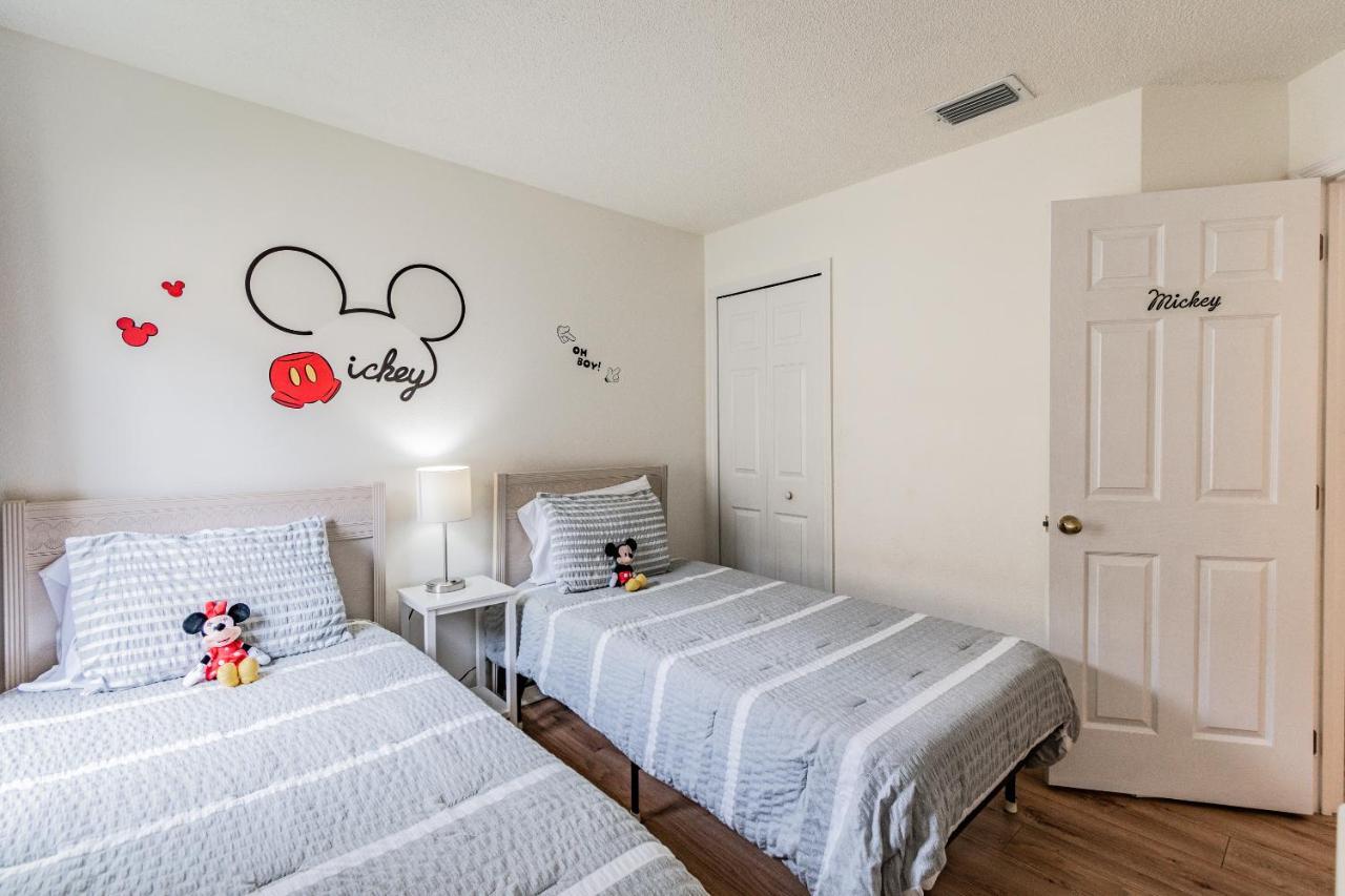 Spacious With Private Pool - No Carpet - Area Holiday home Kissimmee