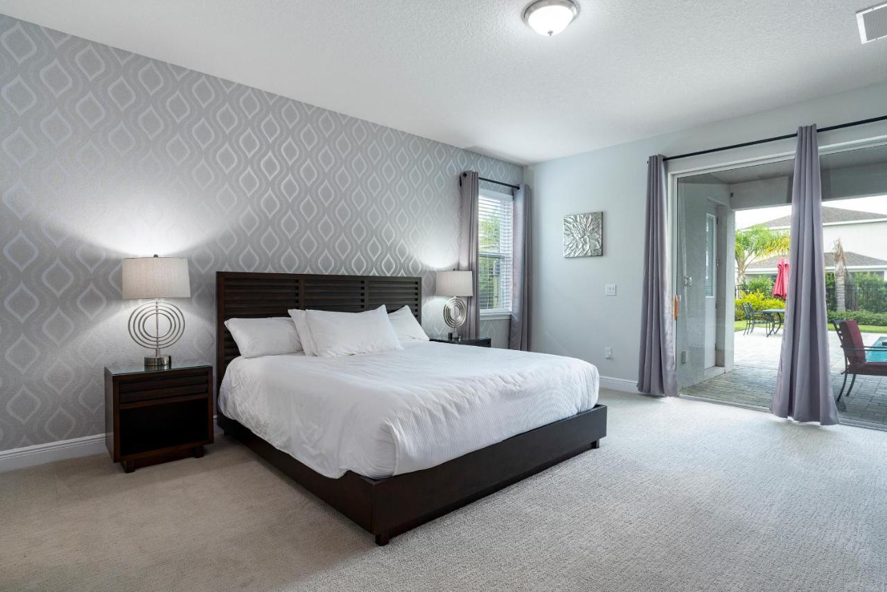 Upscale Modern Getaway With Heated Pool/hot Tub, 9 Beds 8.5 Bath Sleeps 18+ Orlando