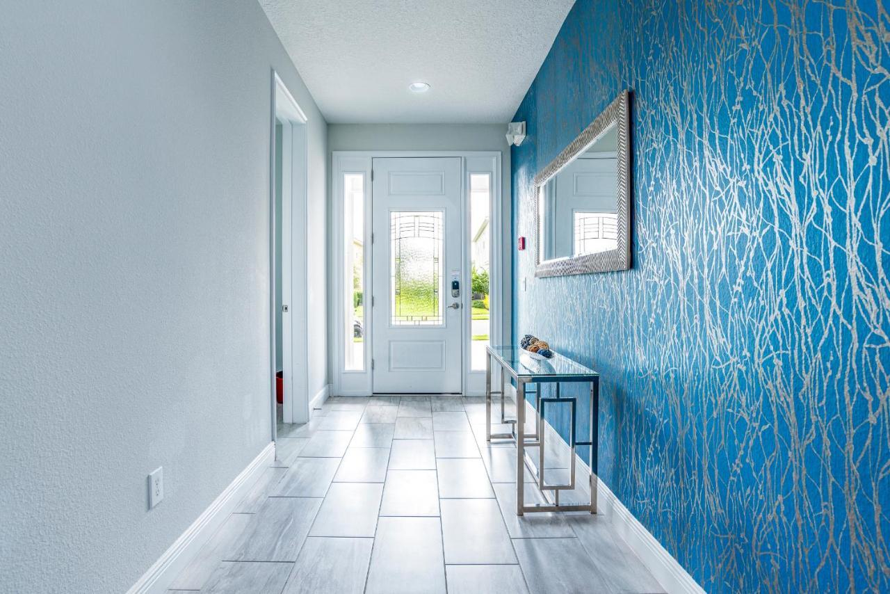 Upscale Modern Getaway With Heated Pool/hot Tub, 9 Beds 8.5 Bath Sleeps 18+ *