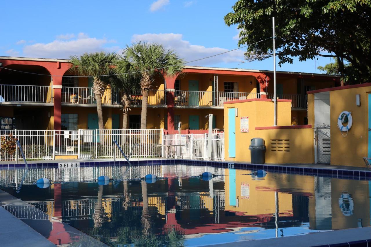 Motel Howard Johnson By Wyndham Lake Front Park Kissimmee