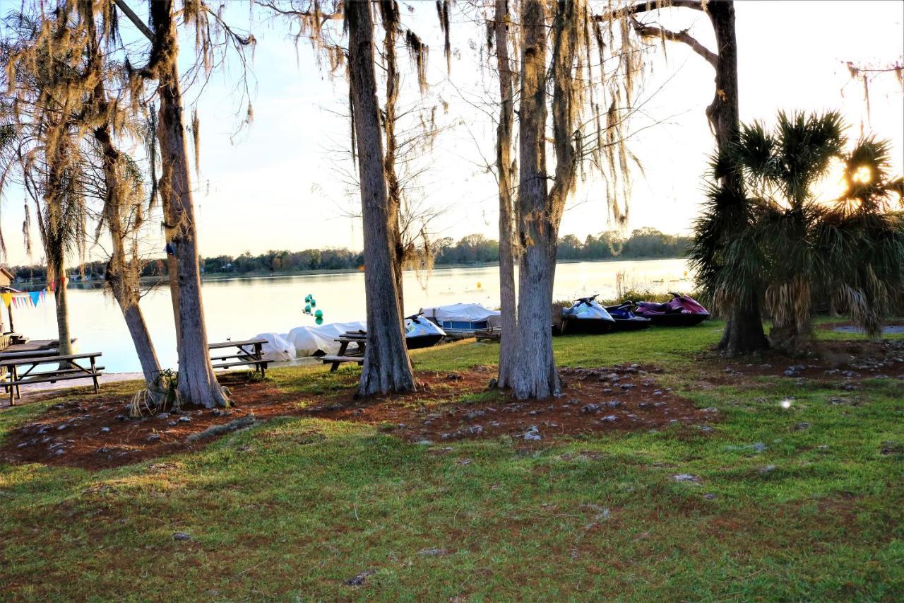 Motel Howard Johnson By Wyndham Lake Front Park 2*