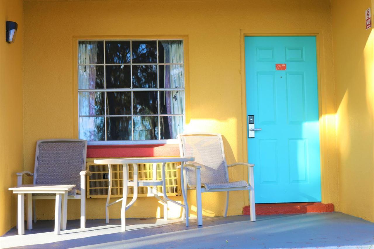 Howard Johnson By Wyndham Lake Front Park Motel 2*