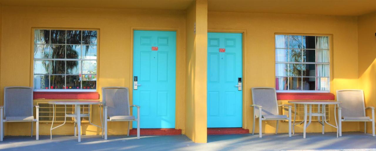 Motel Howard Johnson By Wyndham Lake Front Park 2*