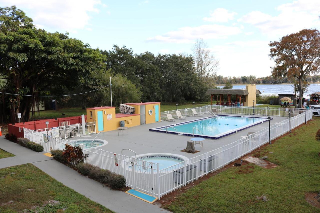Motel Howard Johnson By Wyndham Lake Front Park 2*
