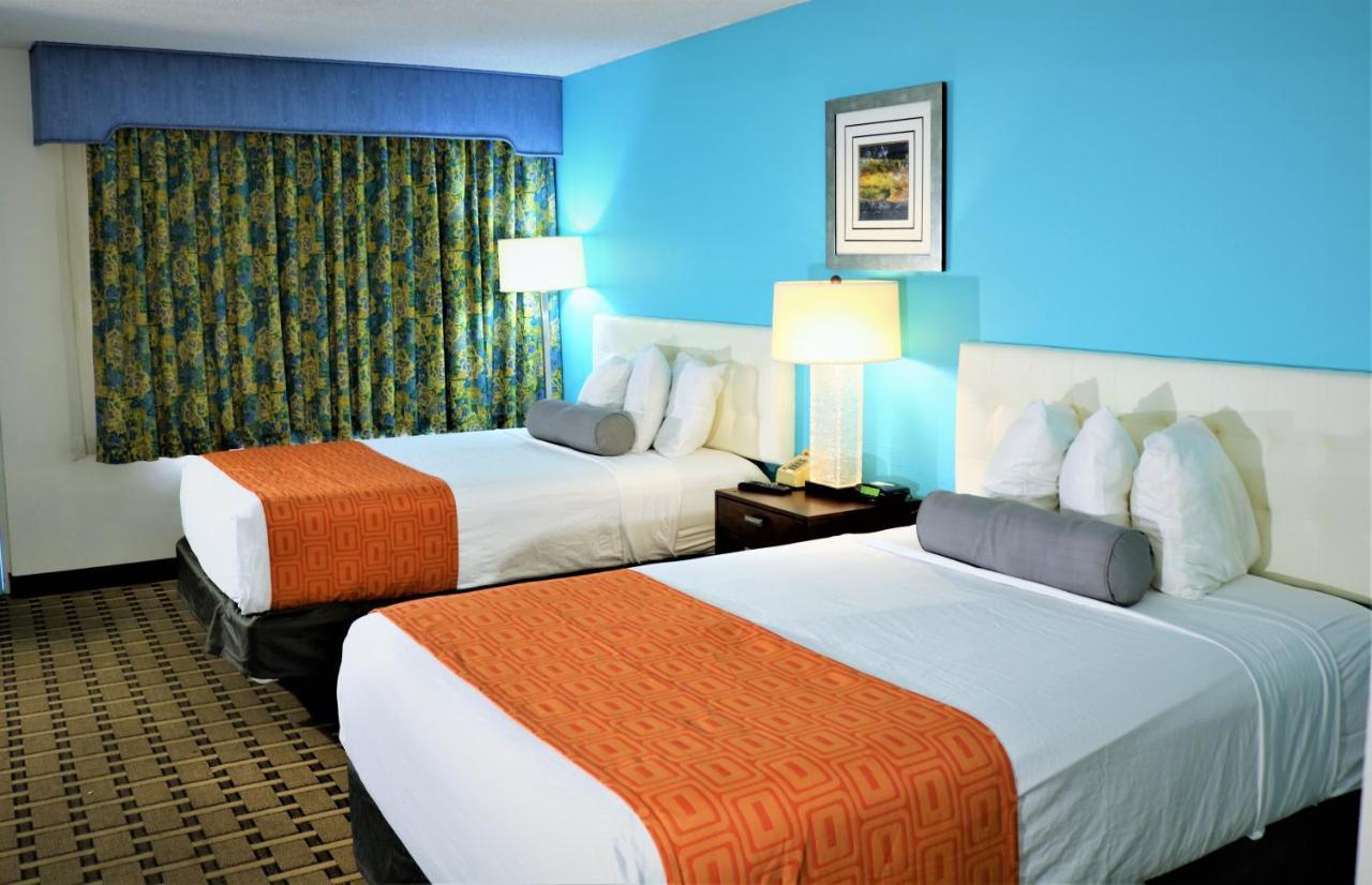 Motel Howard Johnson By Wyndham Lake Front Park 2*