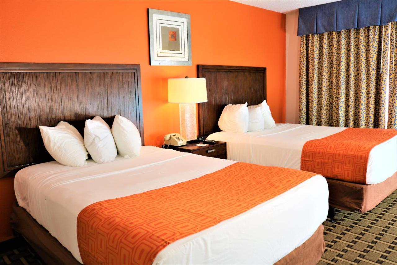 Howard Johnson By Wyndham Lake Front Park Motel 2*