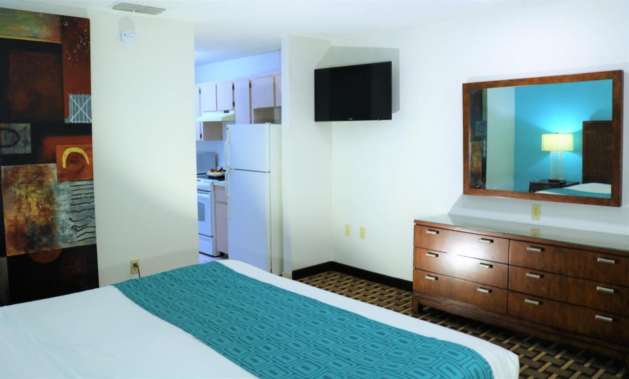 Howard Johnson By Wyndham Lake Front Park Kissimmee