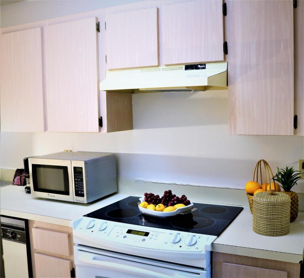 Howard Johnson By Wyndham Lake Front Park Motel 2*