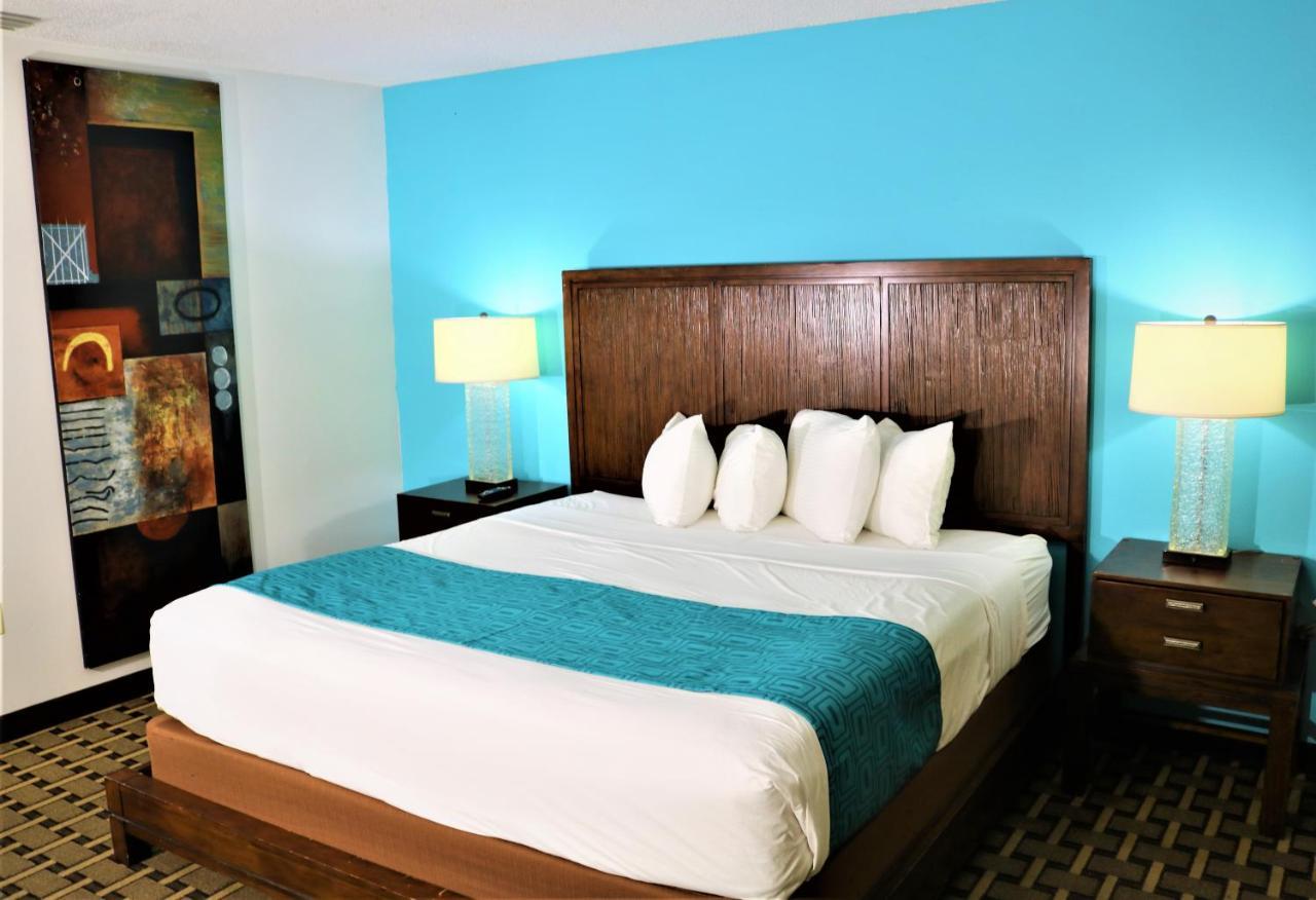 Howard Johnson By Wyndham Lake Front Park Motel Kissimmee