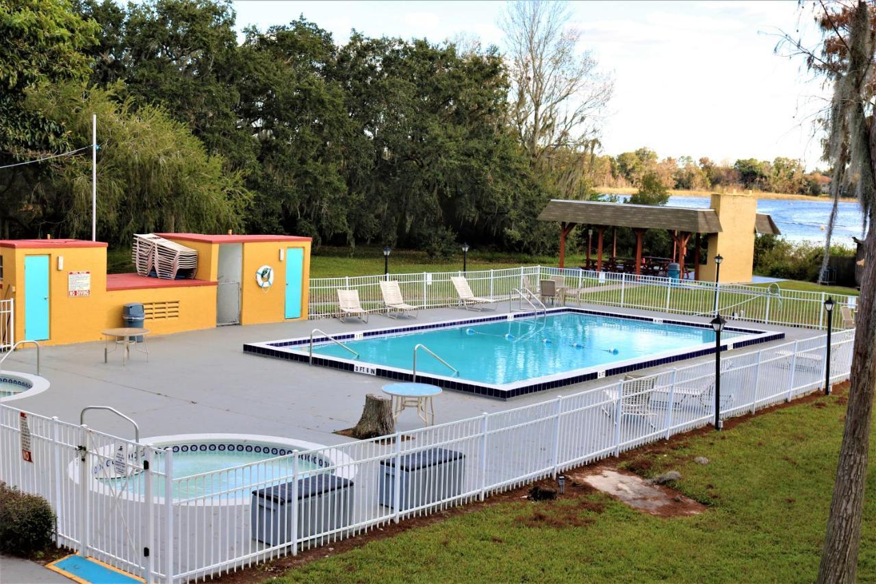 Motel Howard Johnson By Wyndham Lake Front Park Kissimmee