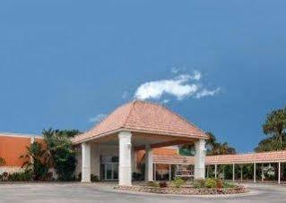 Motel The At Heritage Park