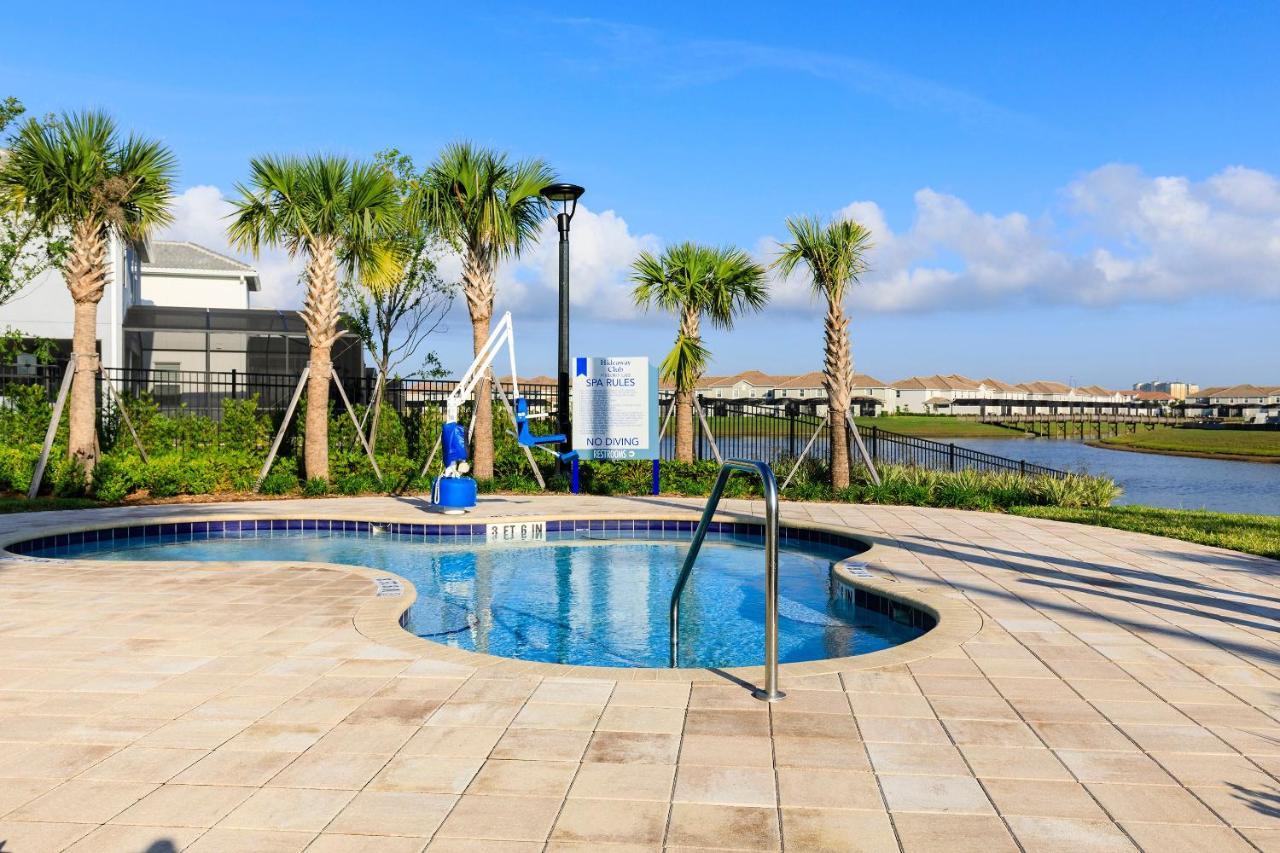 Villa Lakeview In Storey By Diamond Kissimmee