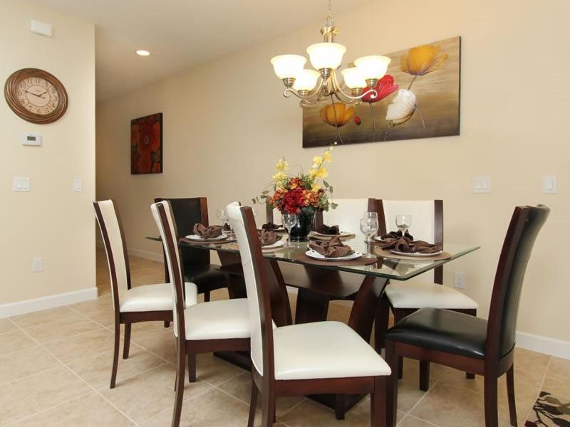 Stunning 4 Bedroom 3 Bathroom Town Sleeps 8 Orlando