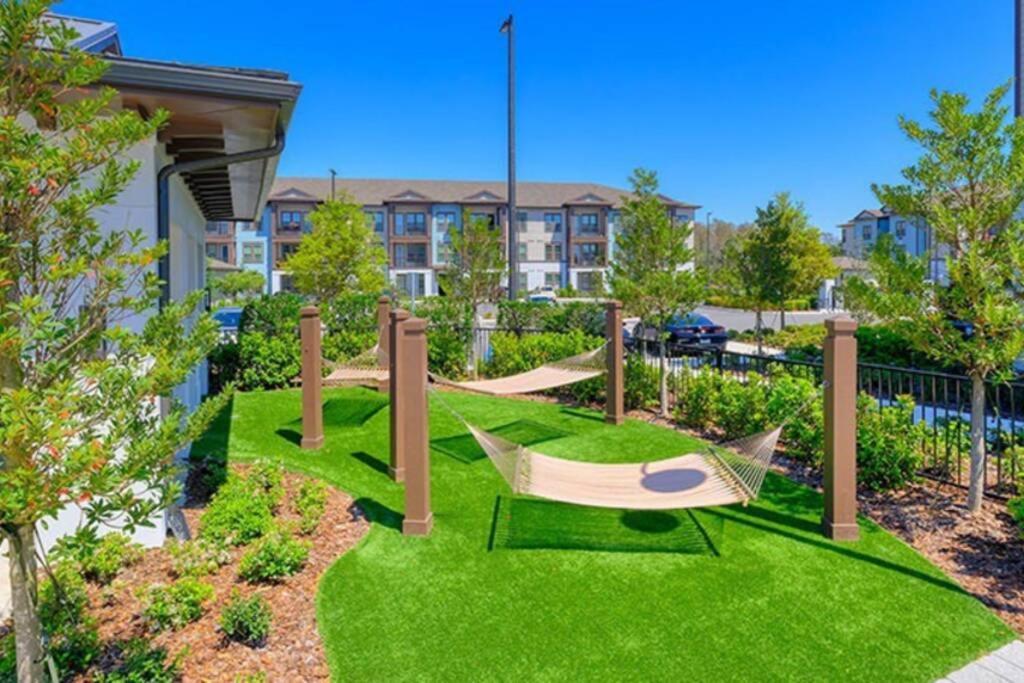 New Family 2br, 15 Minutes From