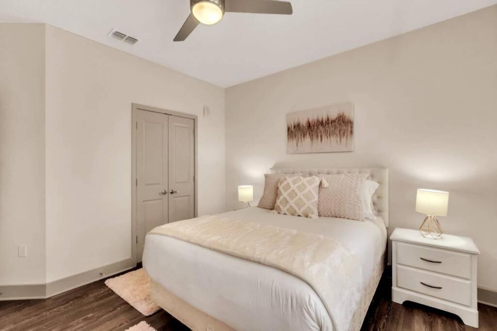 New Family 2br, 15 Minutes From