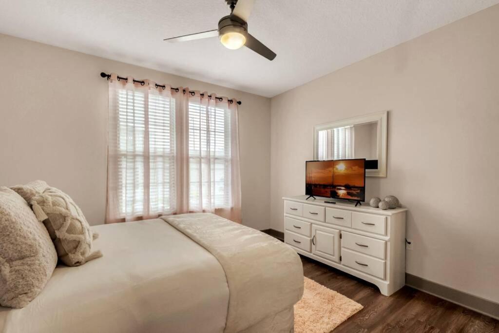 New Family 2br, 15 Minutes From Apartment Orlando